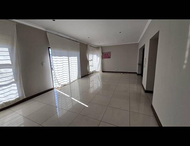 12 BEDROOM FREEHOLD FOR SALE IN WINCHESTER HILLS
